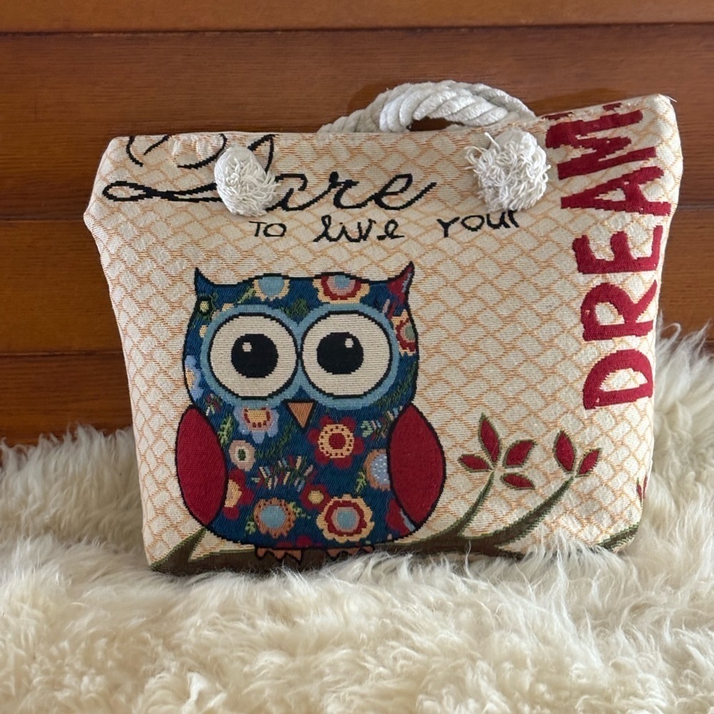 Owl Design Tote Bag - Cream and Red ‘Dare To Live Your Dream’ Graphic - Picture 2 of 4